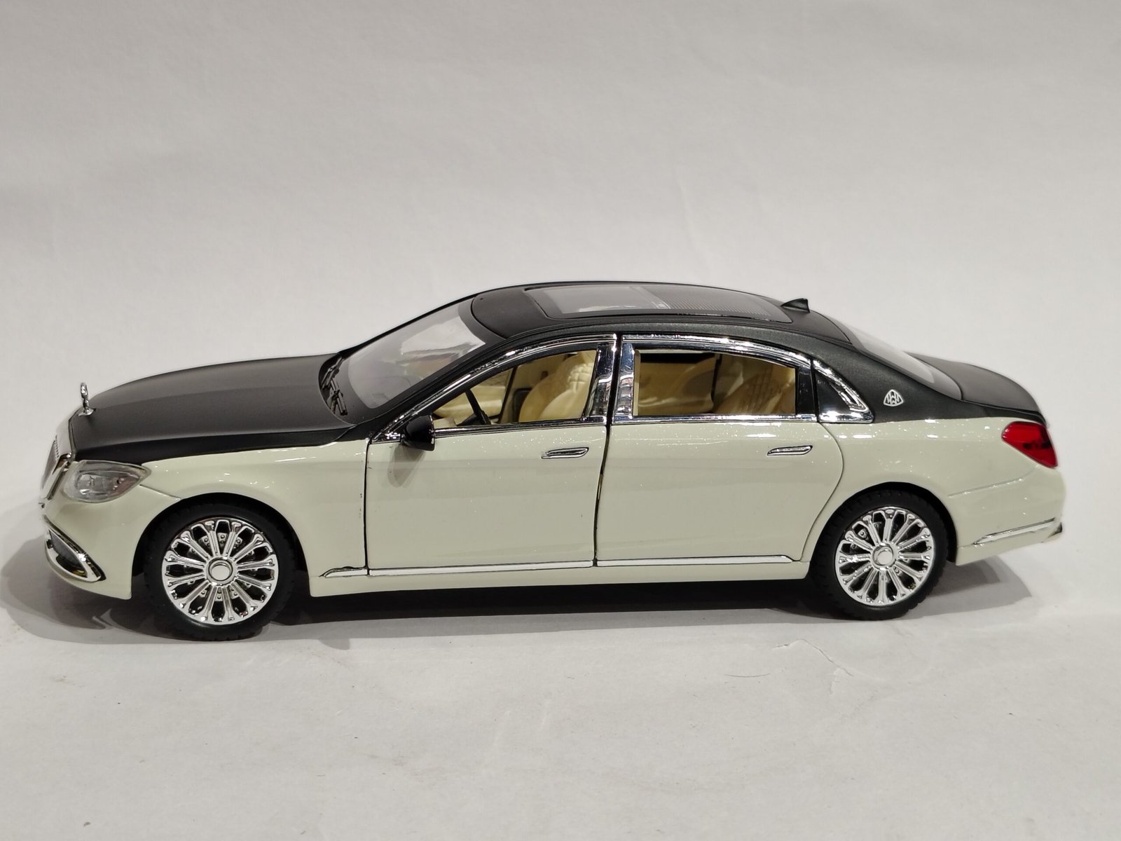Mercedes-Maybach S-Class 1:24