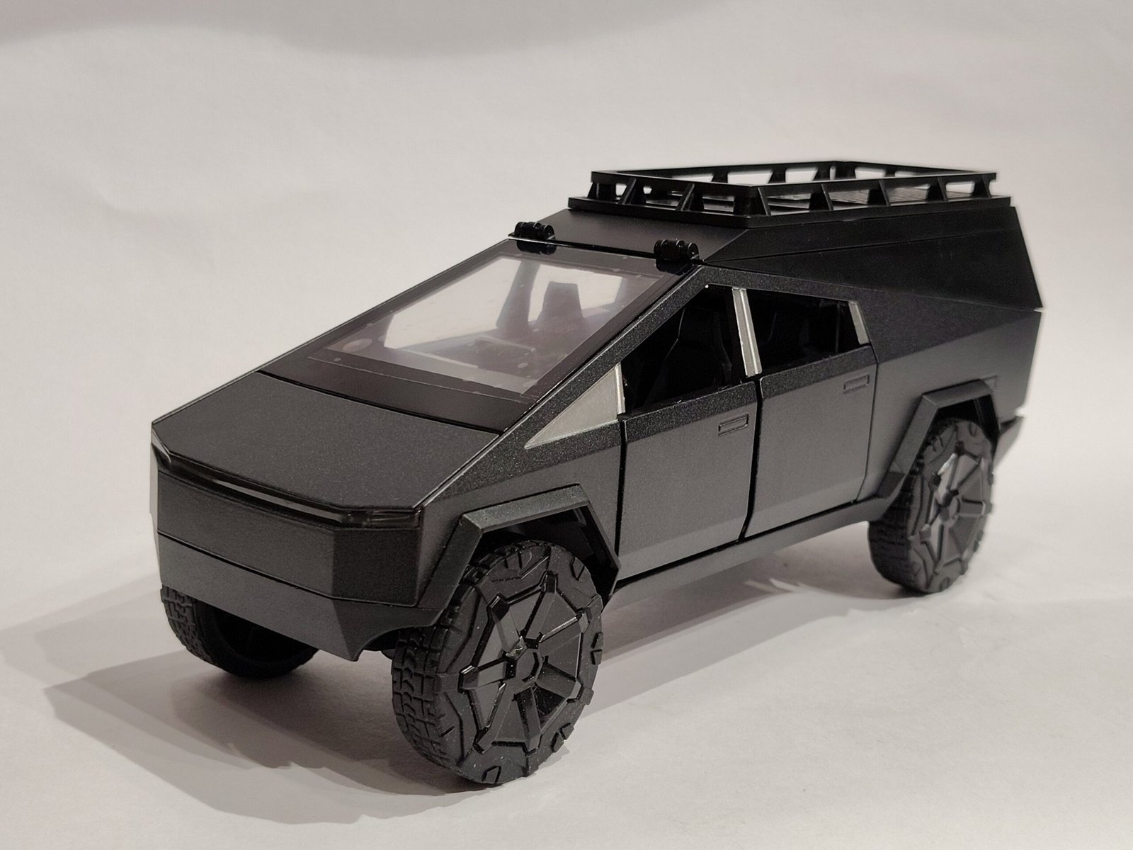 Tesla Cybertruck 1:24 - Image 2