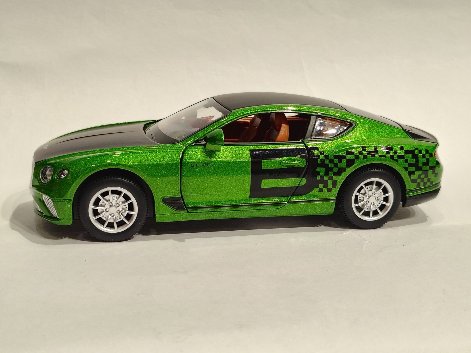 Bentley Continental GT 1:24