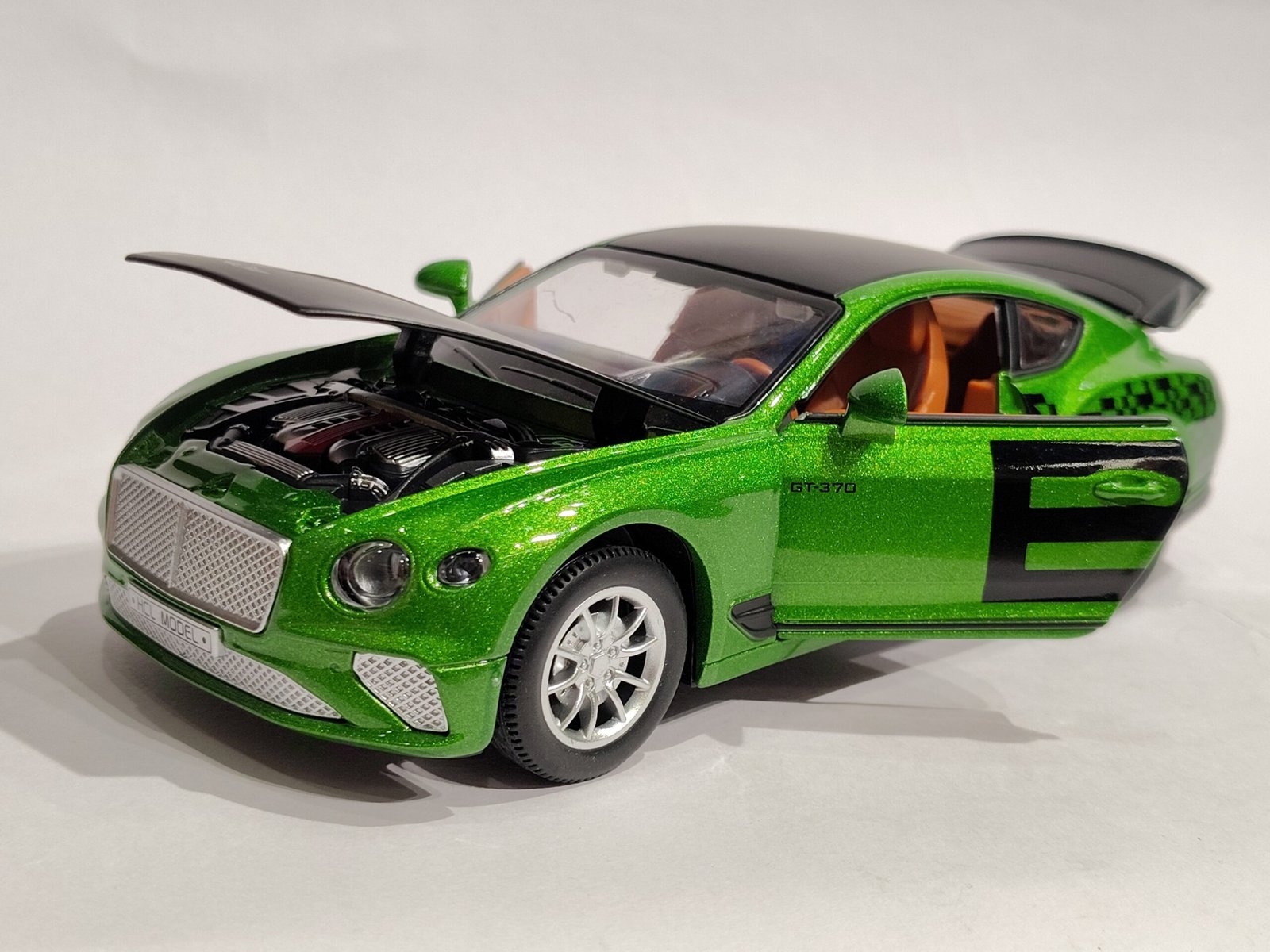 Bentley Continental GT 1:24 - Image 4