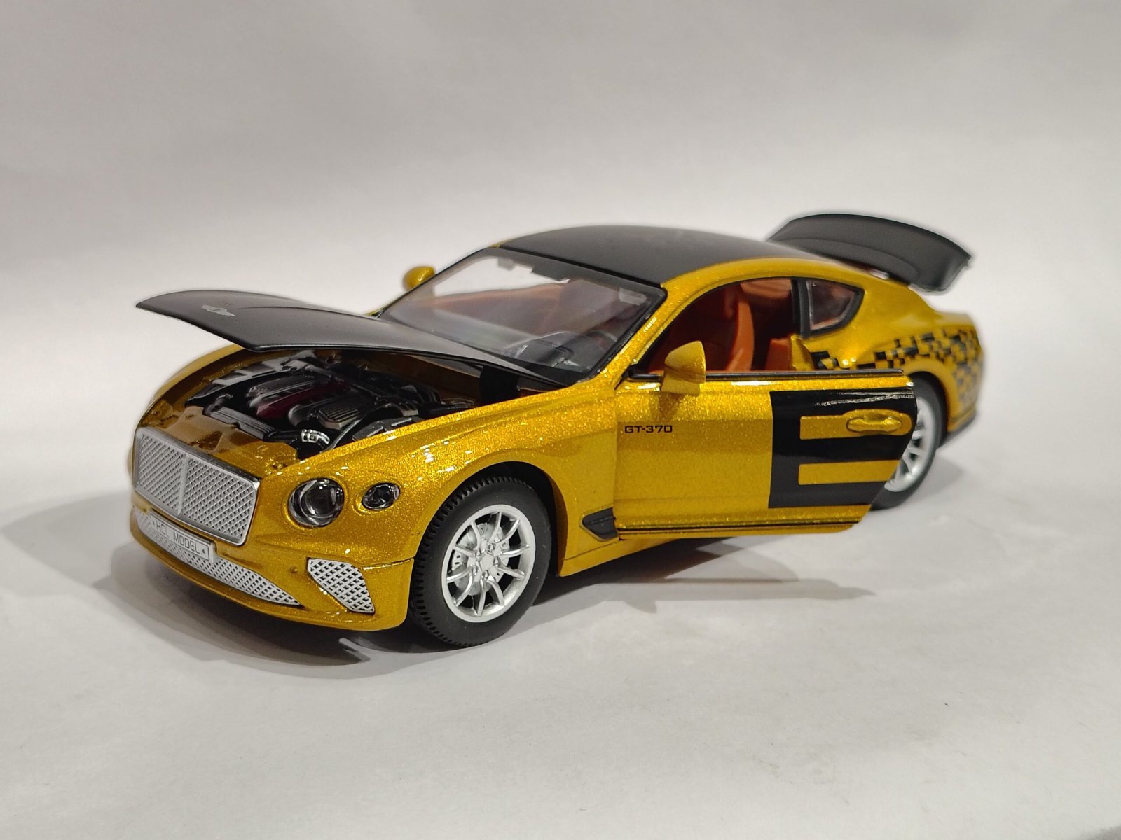 Bentley Continental GT 1:24 - Image 4
