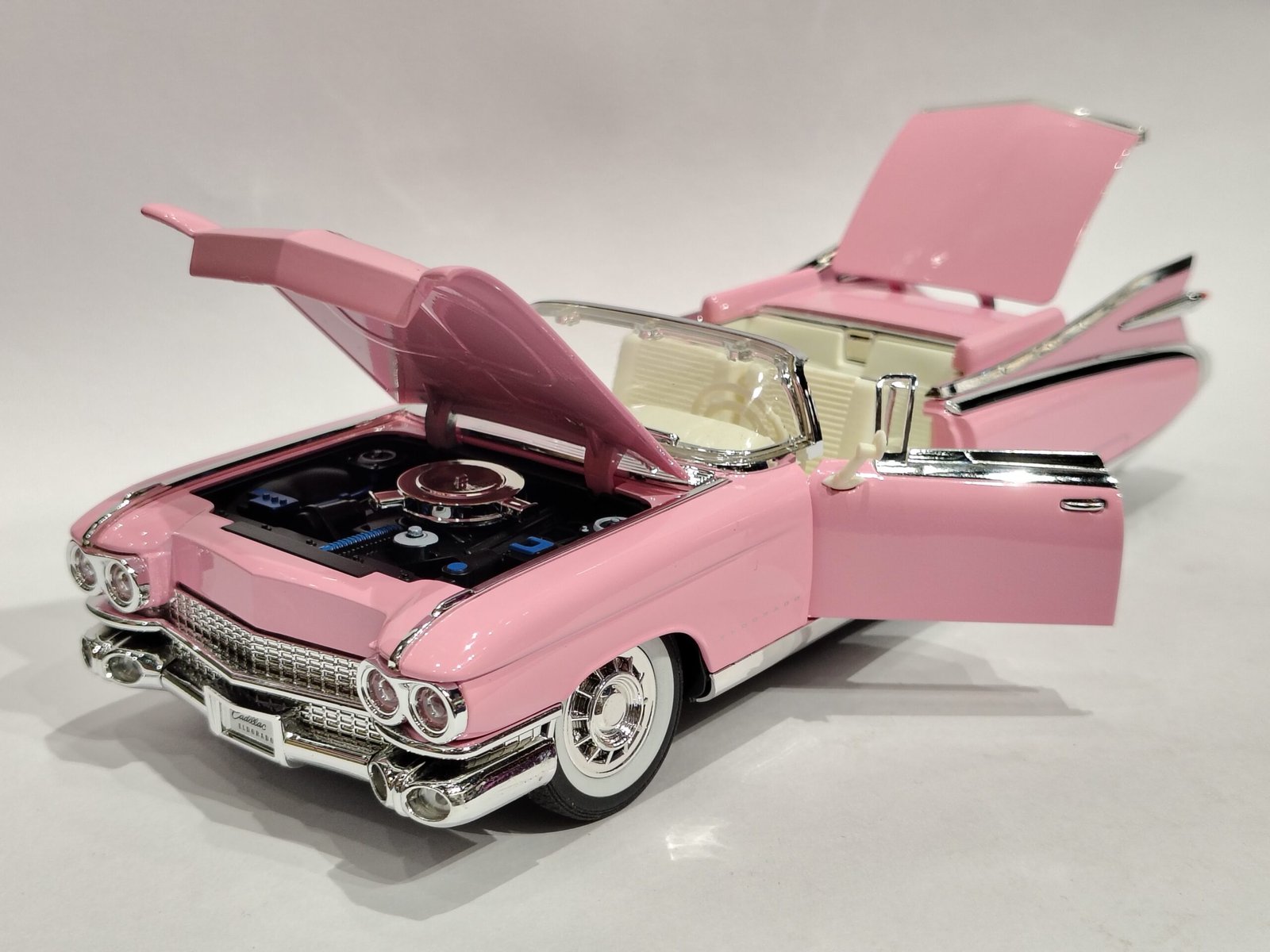 1959 Cadillac Eldorado Biarritz 1:22 - Image 4