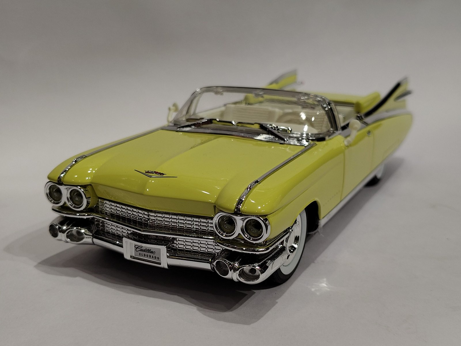 1959 Cadillac Eldorado Biarritz 1:22 - Image 2