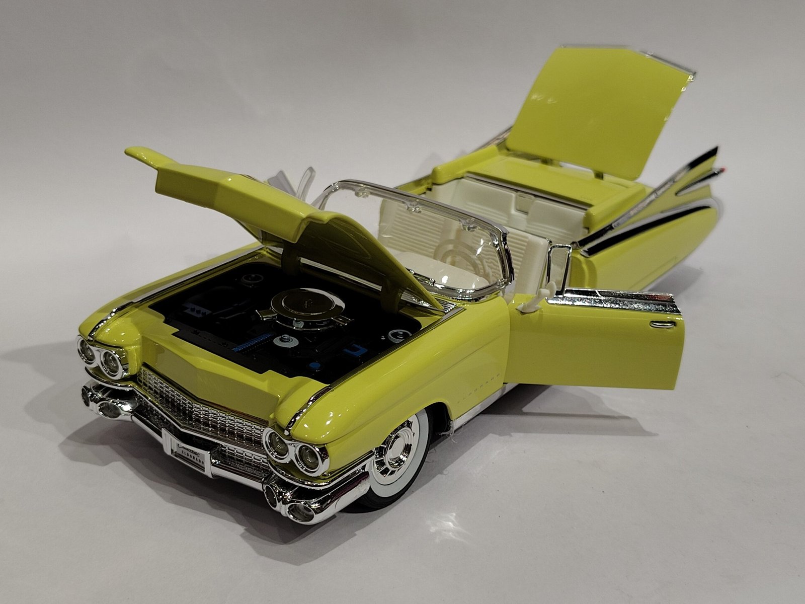 1959 Cadillac Eldorado Biarritz 1:22 - Image 4