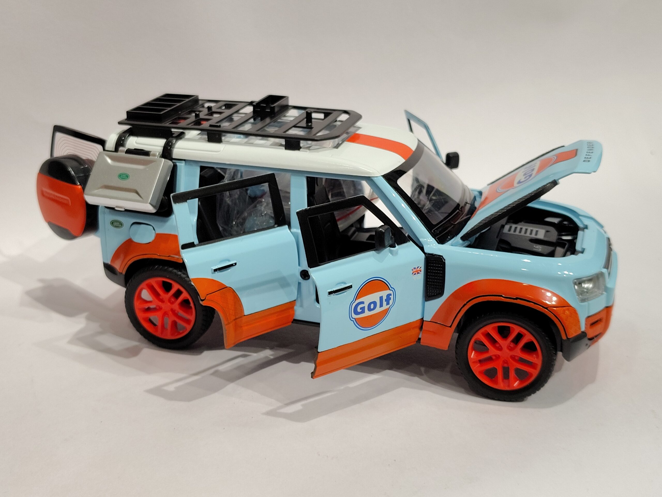 Land Rover Defender 110 1:24 - Image 5